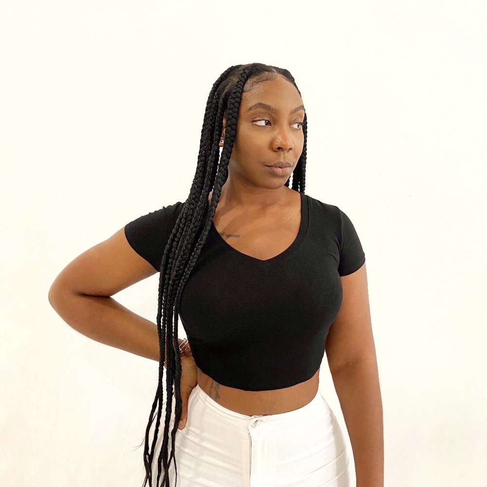 Basic V-Neck Crop Tee in Black